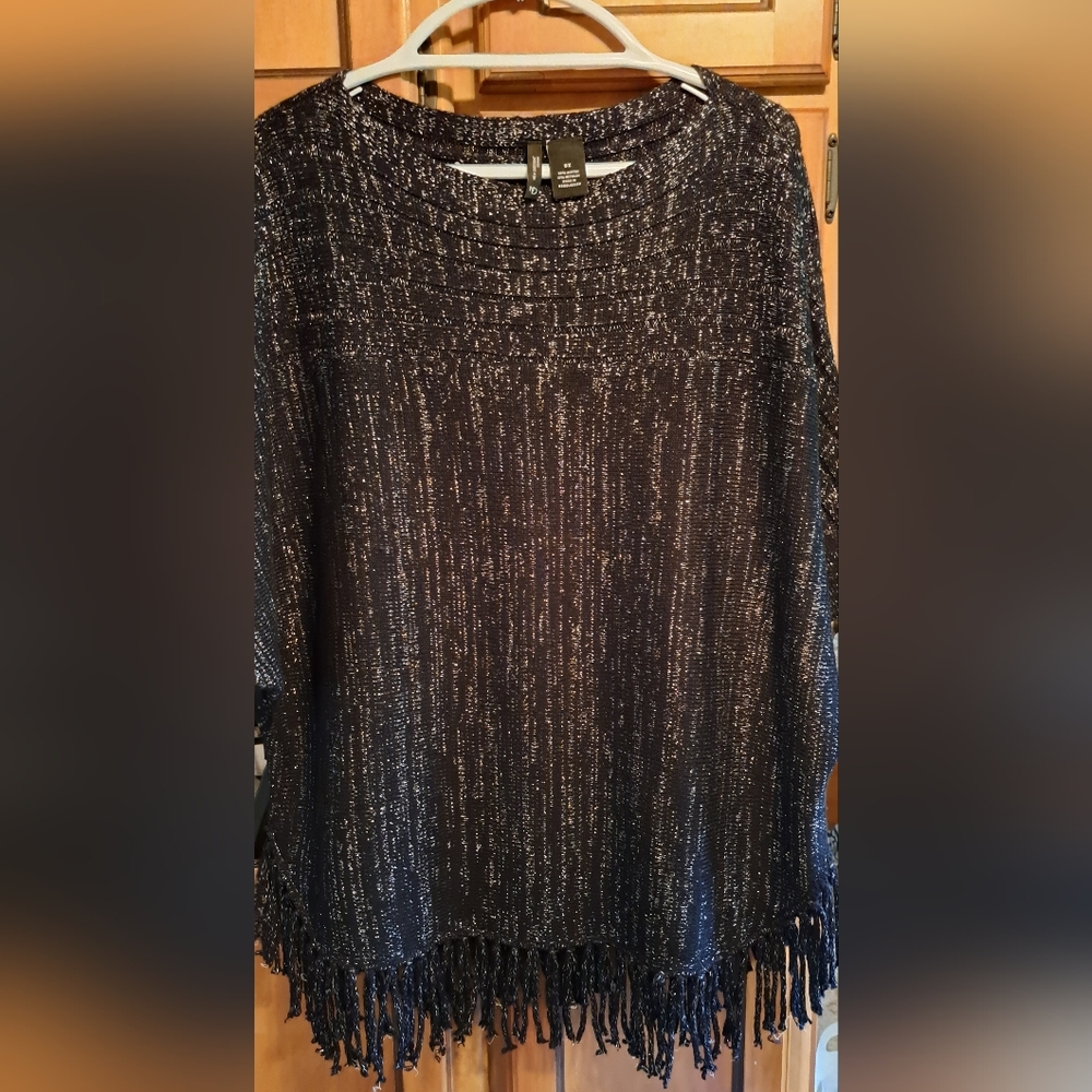 Ladies Beautiful New Directions Sweater Poncho Black/Silver Size OX(12W) Fringes